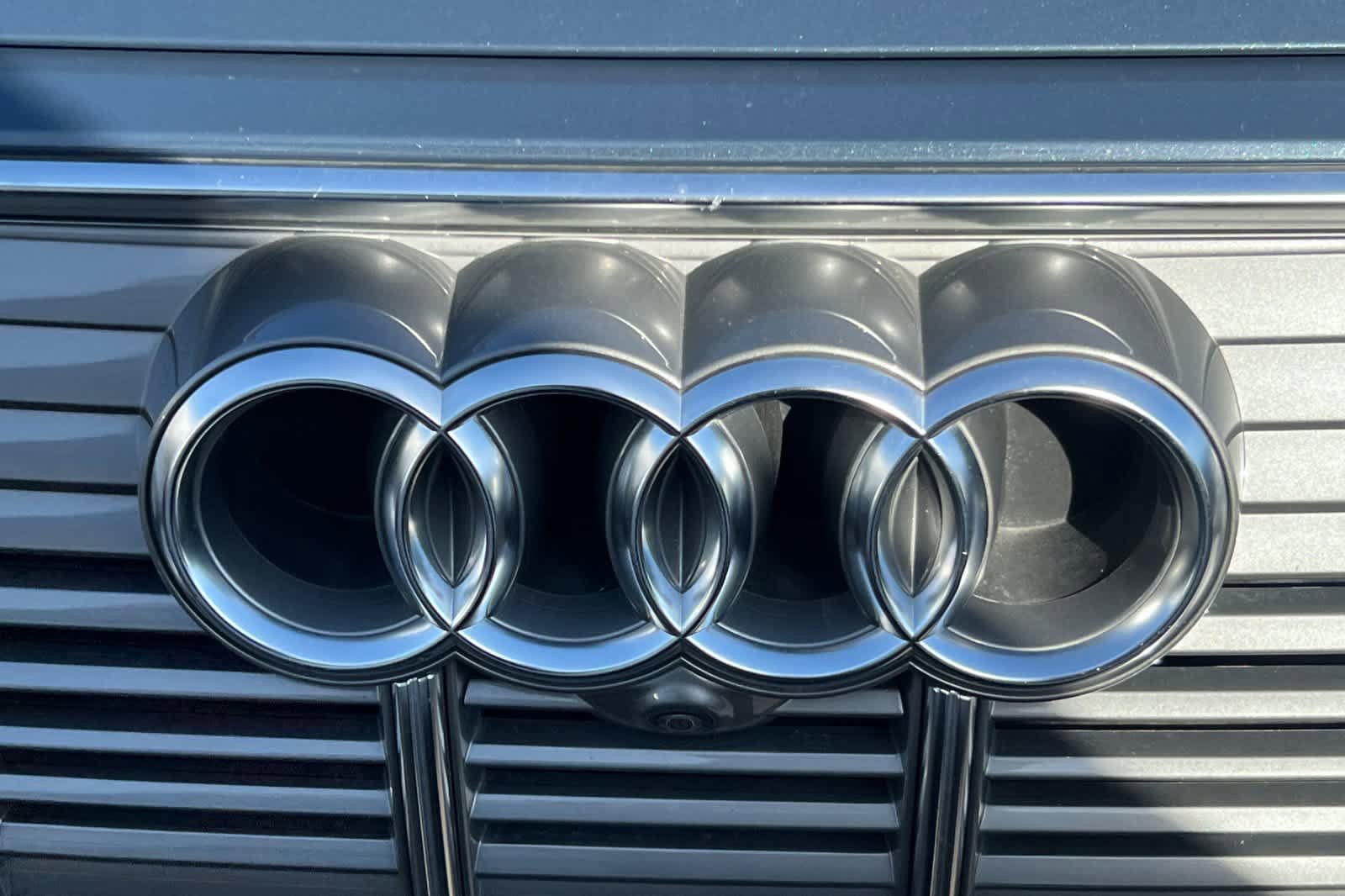 Used 2020 Audi e-tron Prestige AWD/4WD image 13