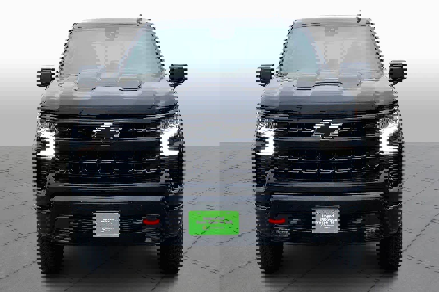 Used 2024 Chevrolet Silverado 1500 LT Trail Boss w/ Convenience Package II AWD/4WD image 4