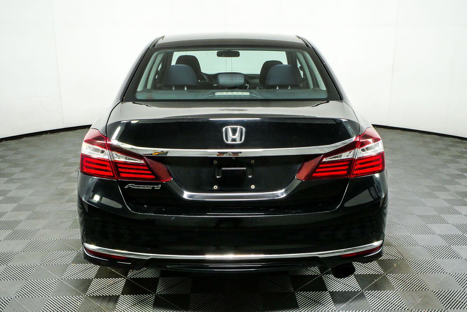 Used 2016 Honda Accord LX image 24