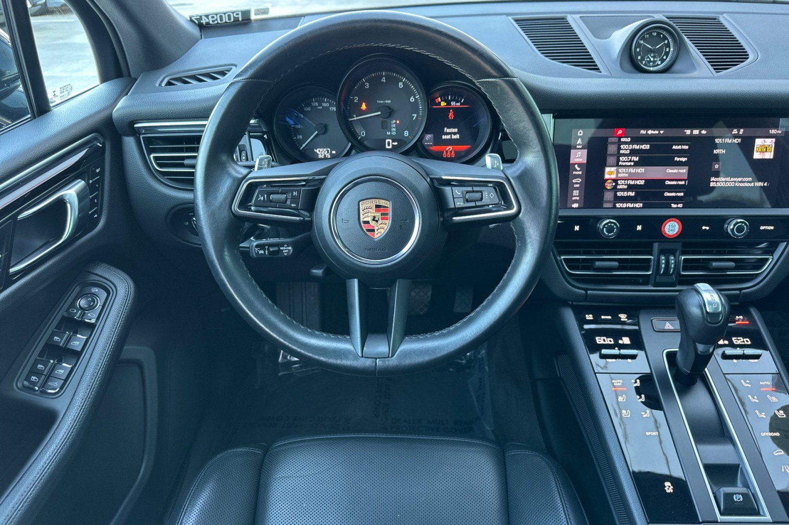 Certified 2023 Porsche Macan image 14