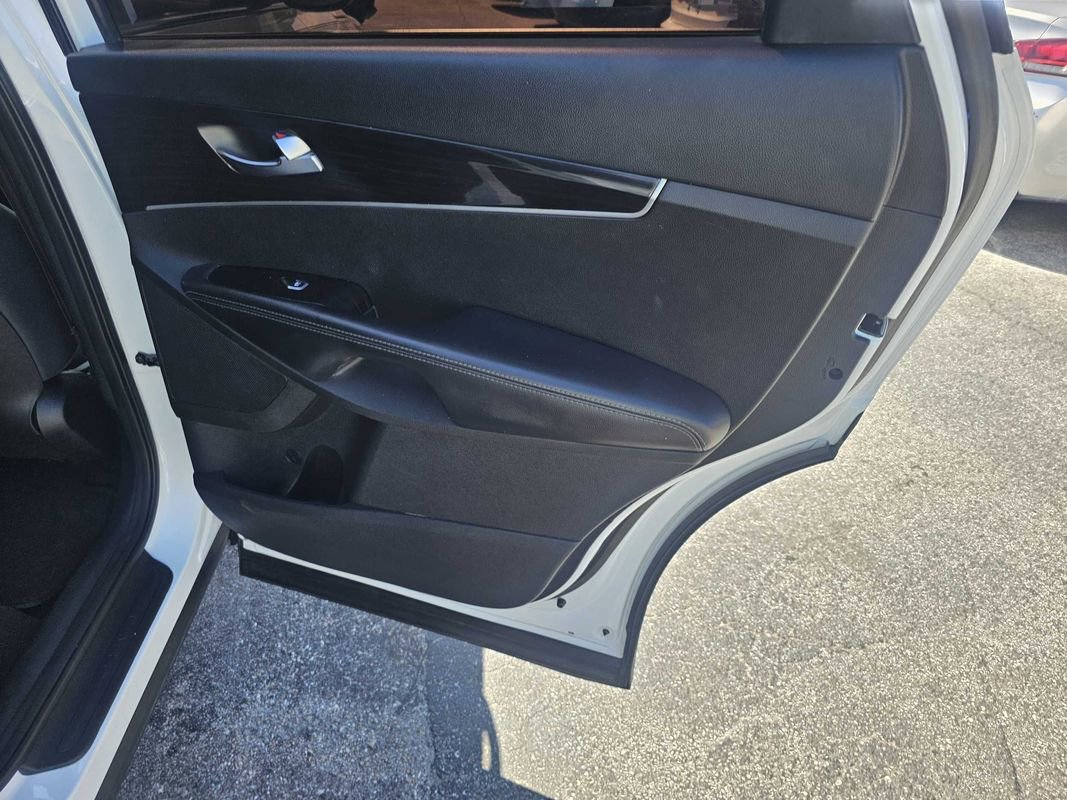 Used 2019 Kia Sorento LX image 23