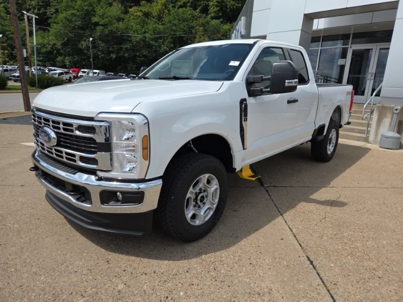 New 2026 Ford F250 XLT w/ FX4 Off-Road Package AWD/4WD image 3