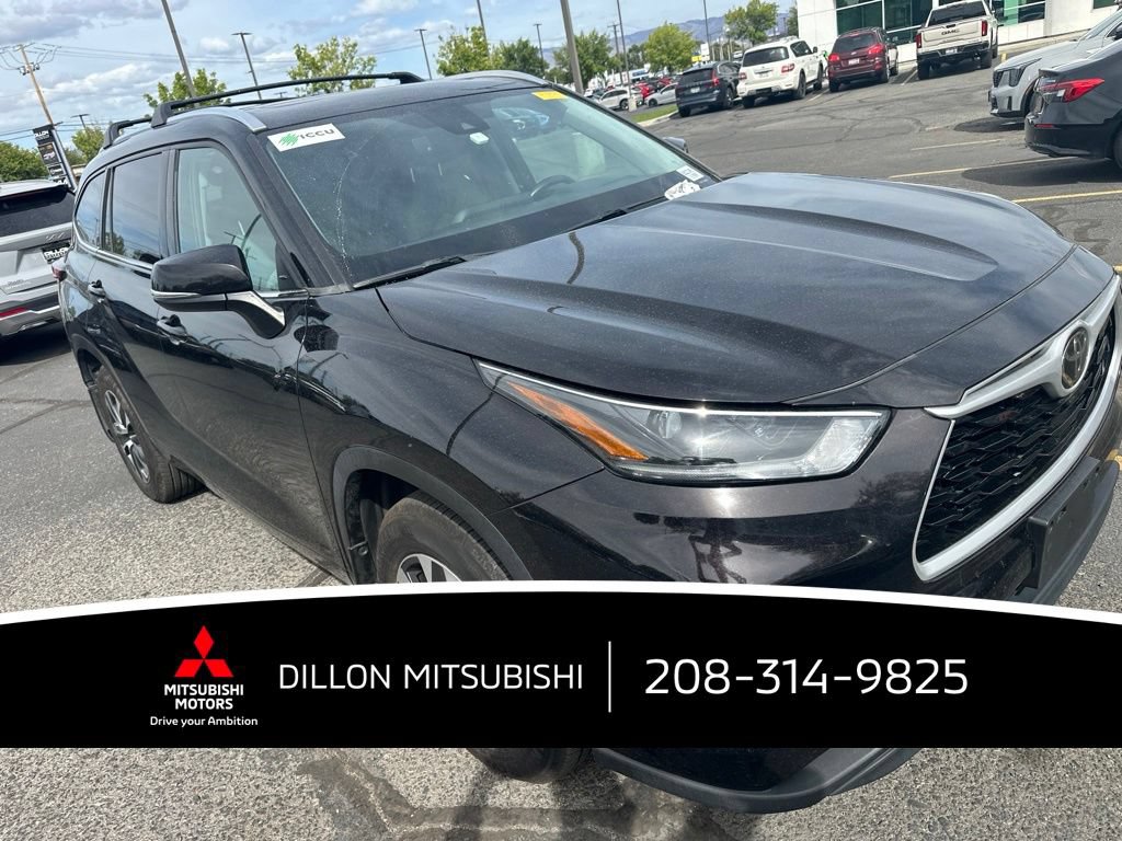 Used 2021 Toyota Highlander XLE AWD/4WD image 9