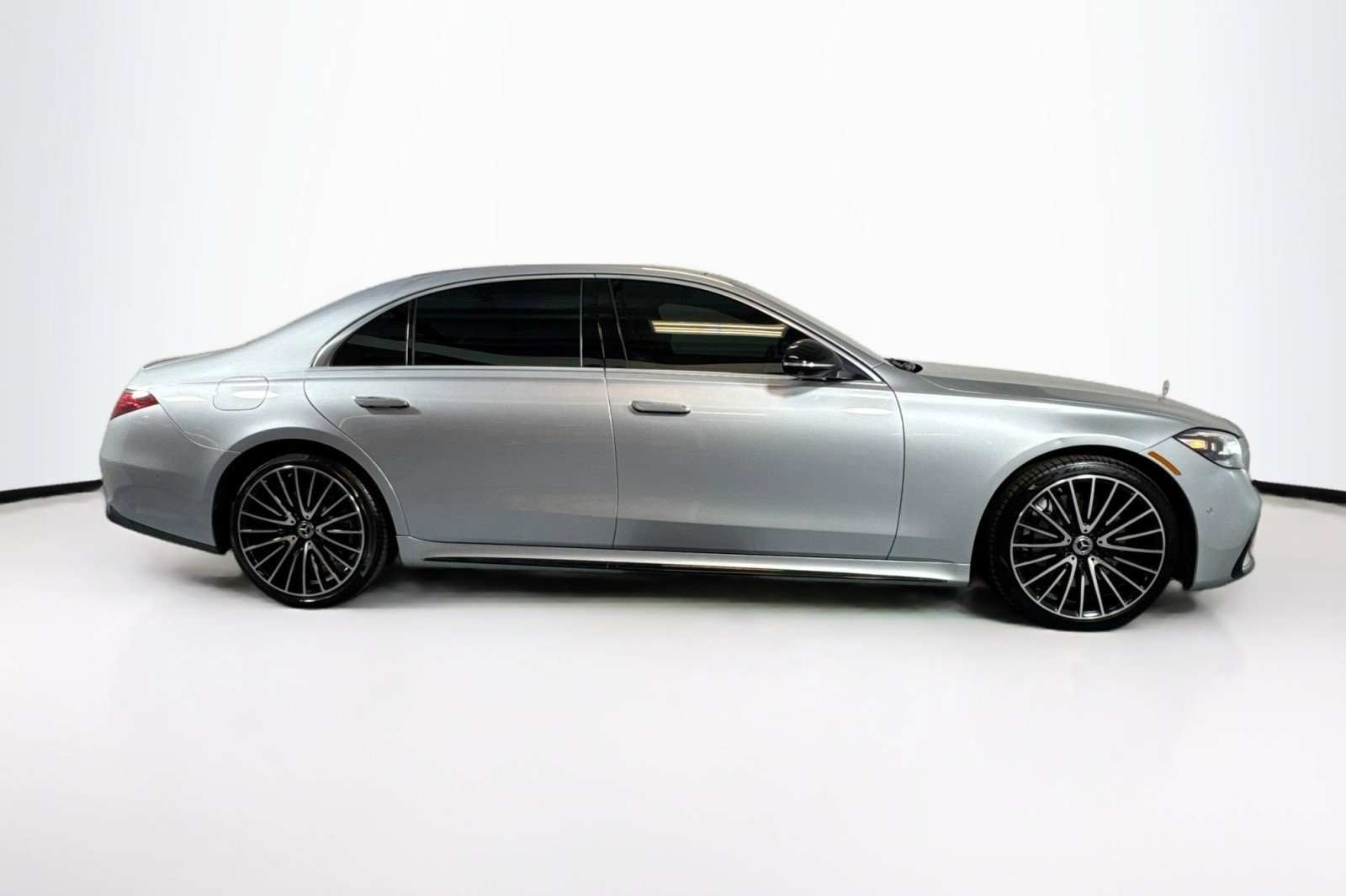Used 2022 Mercedes-Benz S 580 S 580 image 4