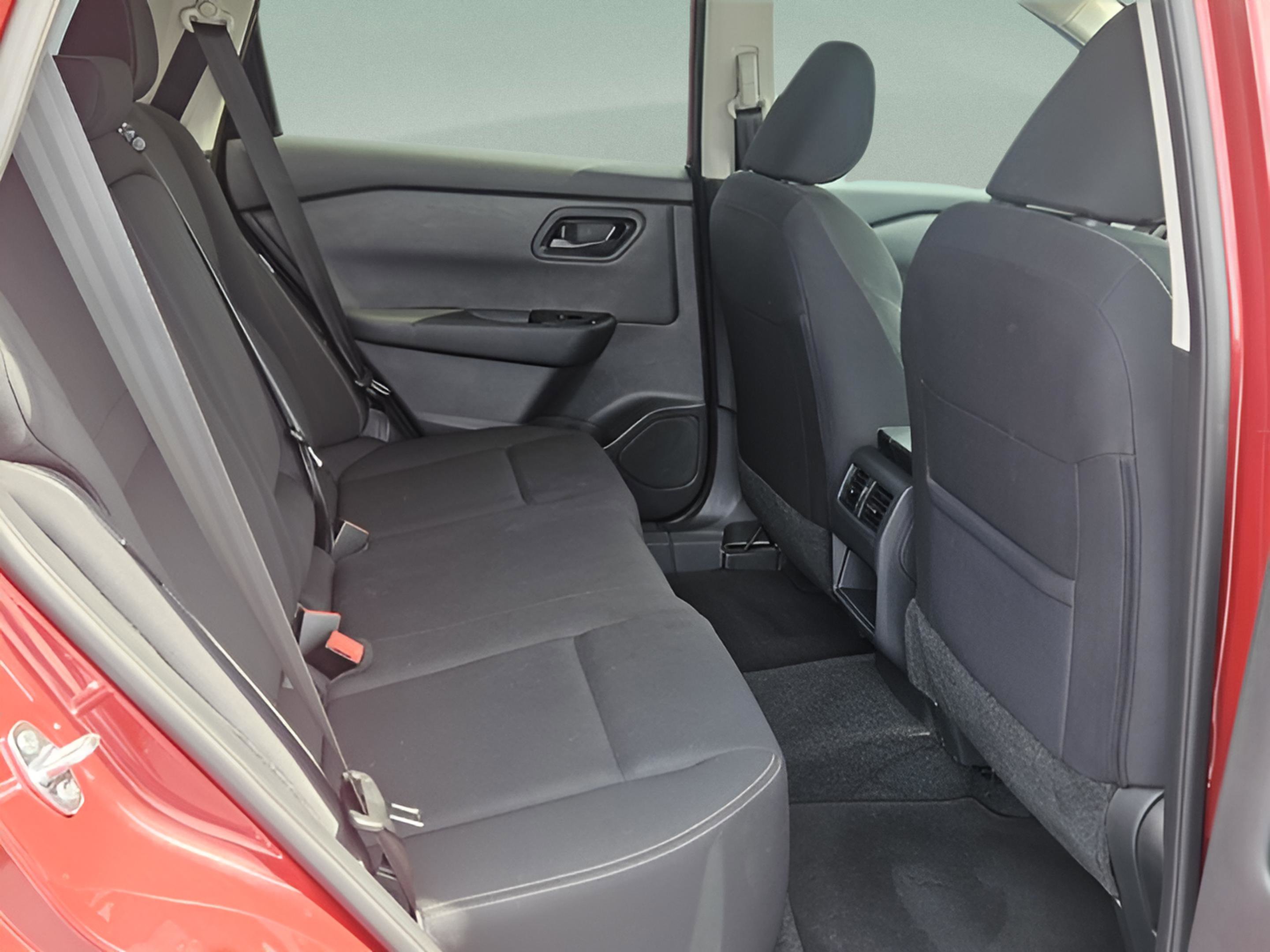 Used 2024 Nissan Rogue S FWD image 25