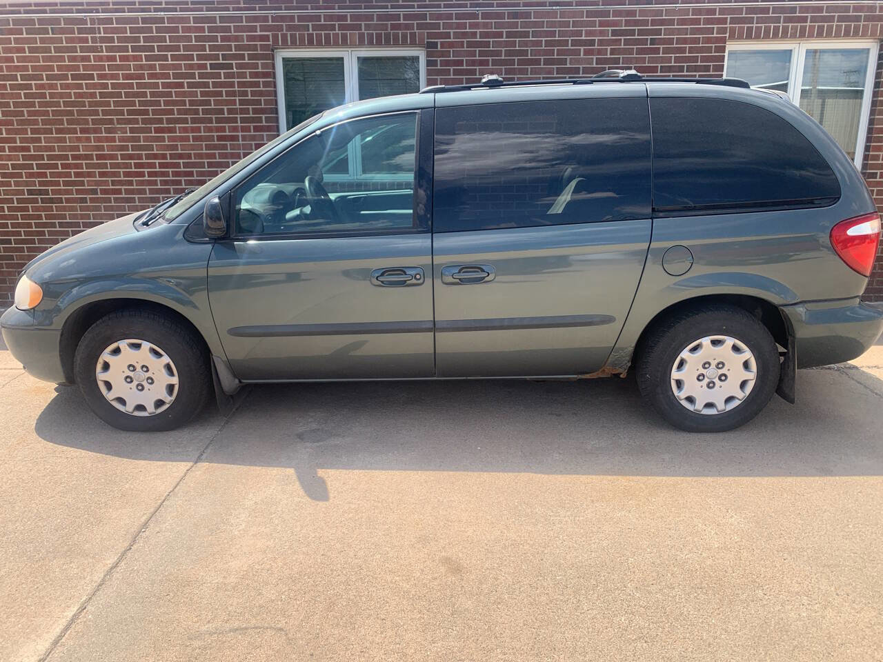 Used 2004 Chrysler Town & Country w/ Popular Equipment Group