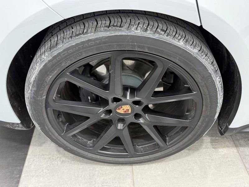 Certified 2026 Porsche Panamera 4 image 8