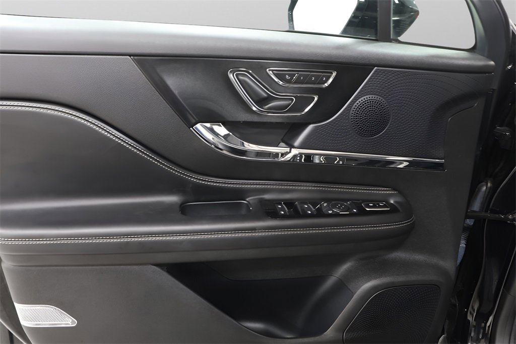 Used 2023 Lincoln Corsair Reserve image 21