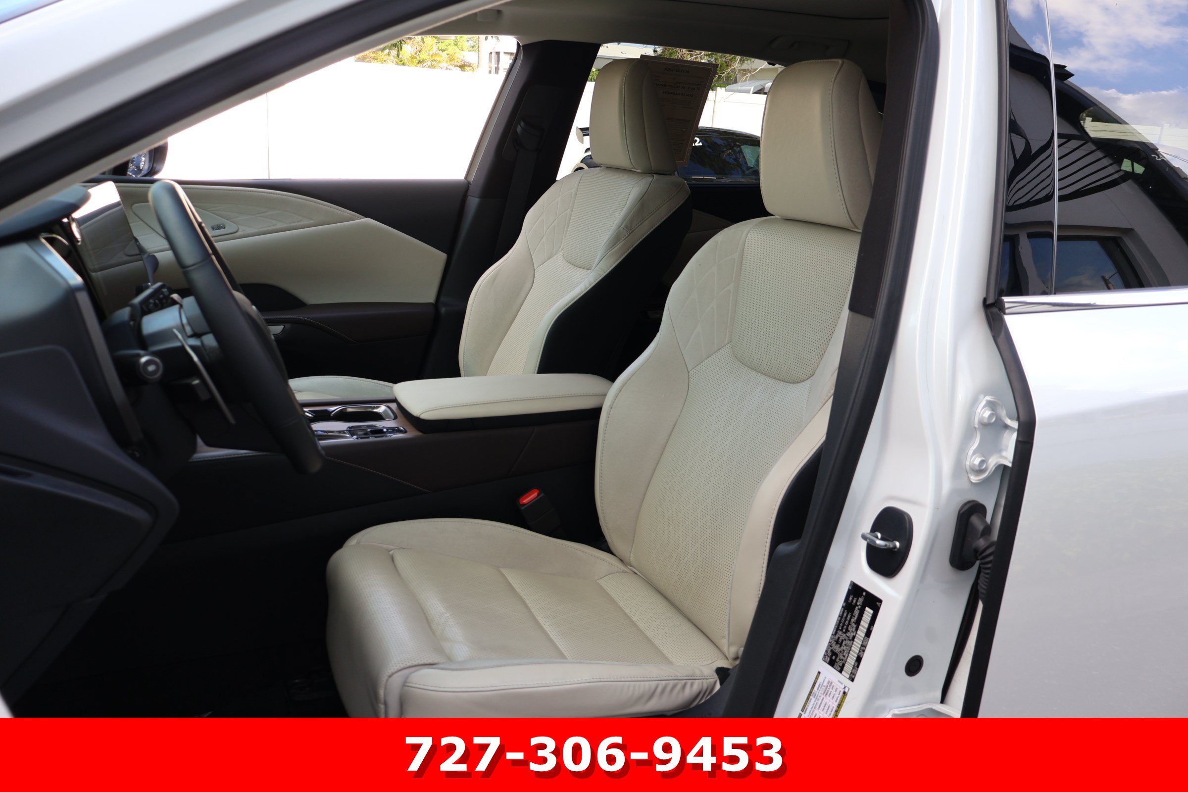 Used 2023 Lexus RX 350 FWD w/ Accessory Package image 2