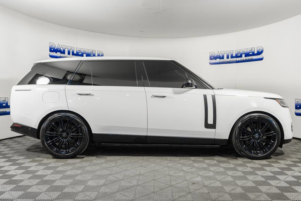 Used 2023 Land Rover Range Rover Long Wheelbase Autobiography image 12