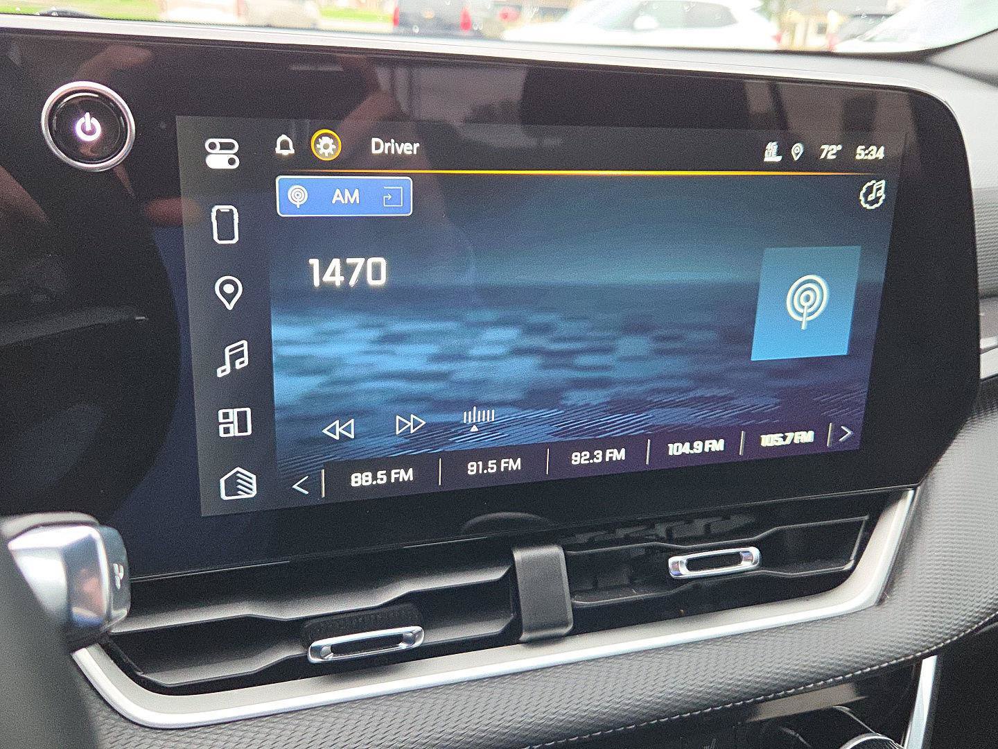 Used 2025 Chevrolet Equinox LT w/ Safety and Technology Package FWD image 10