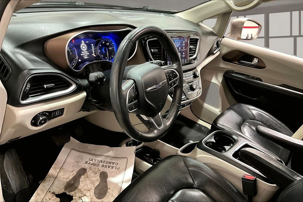 Used 2018 Chrysler Pacifica Touring-L Plus w/ Advanced Safetytec Group image 14