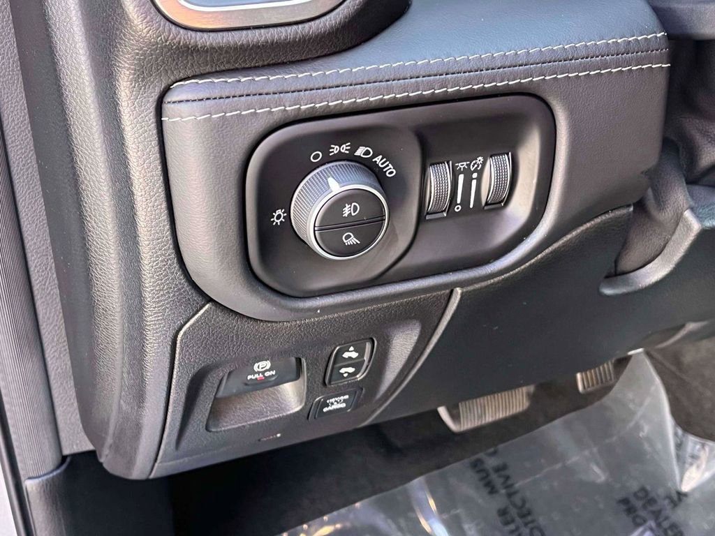 Used 2020 RAM 1500 Limited image 17