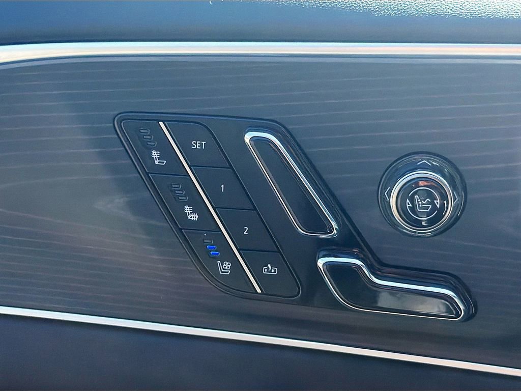 New 2025 Cadillac Lyriq Sport image 20