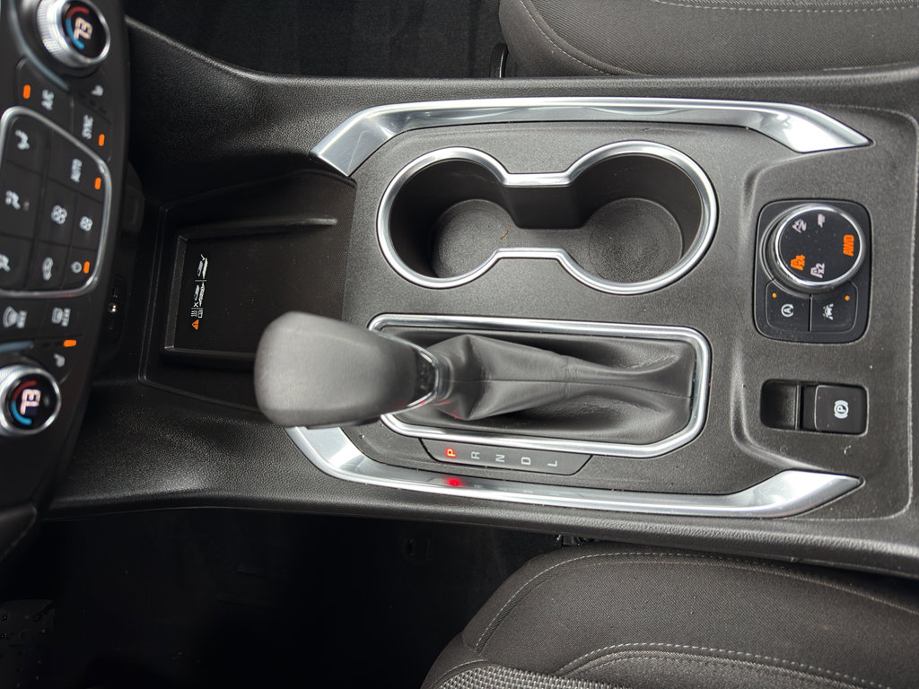 Used 2022 Chevrolet Traverse LT image 23