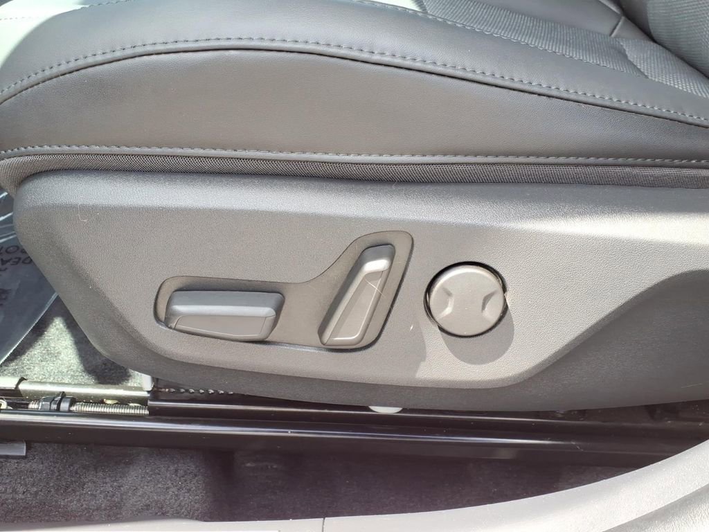 Used 2024 Kia Niro Wind FWD image 13