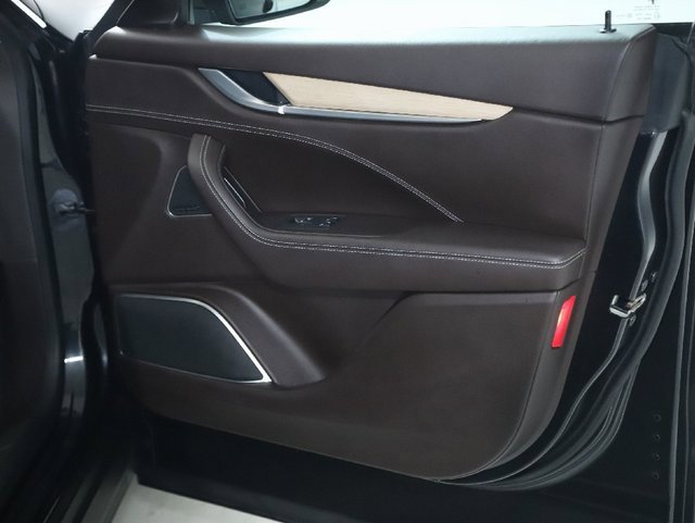 Used 2018 Maserati Levante S GranLusso image 34