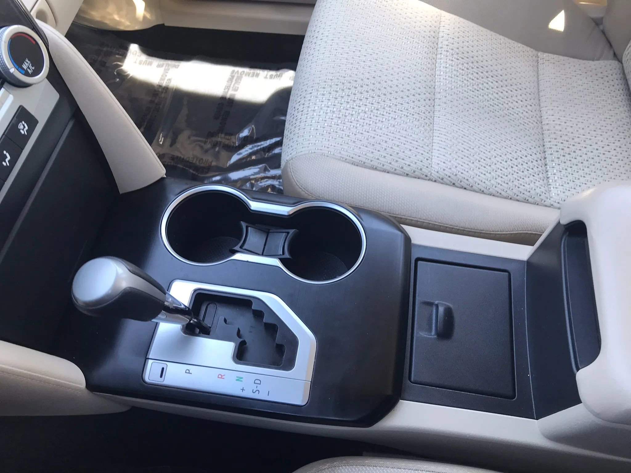 Used 2014 Toyota Camry LE FWD image 27
