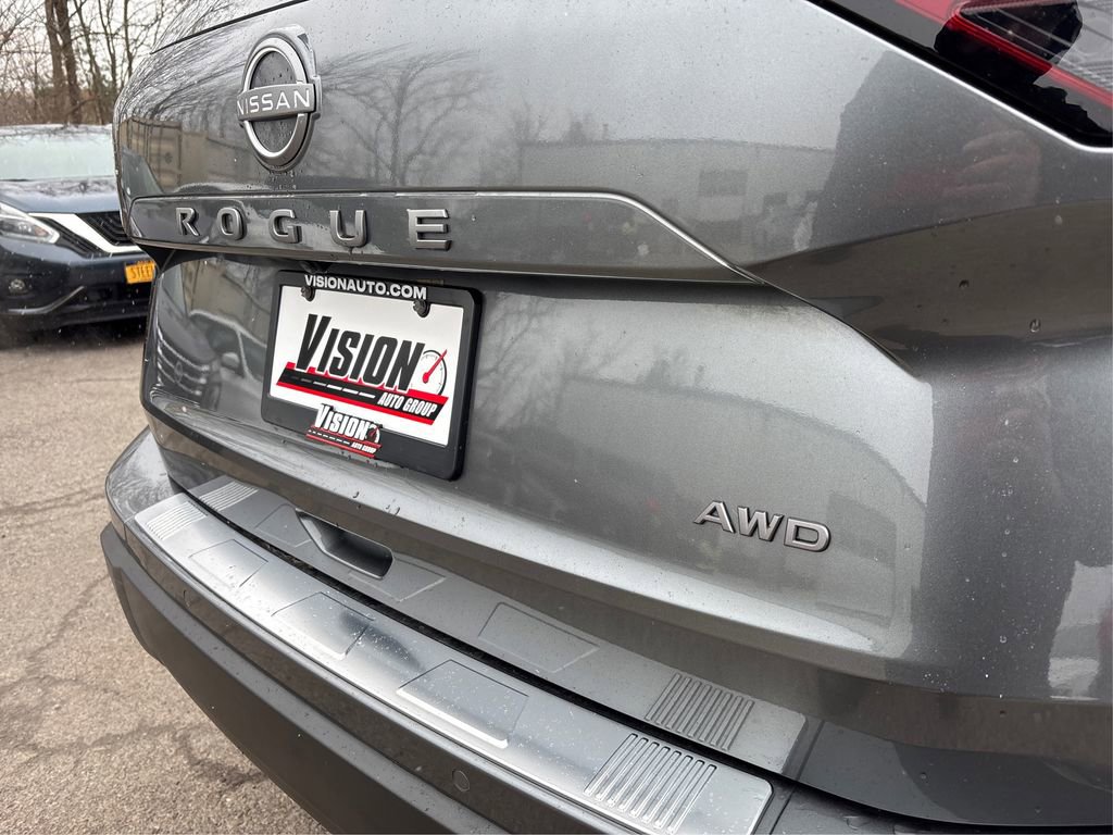 Certified 2025 Nissan Rogue SV AWD/4WD image 15