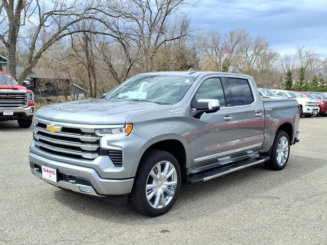 Used 2024 Chevrolet Silverado 1500 High Country w/ High Country Premium Package AWD/4WD image 8