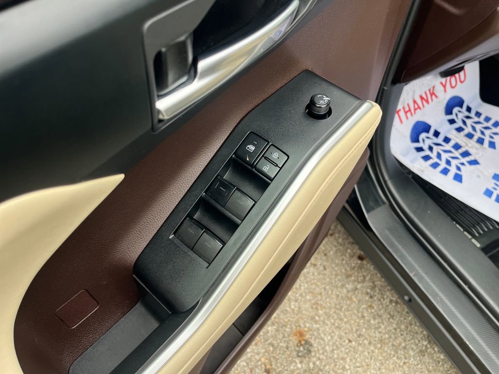 Certified 2020 Toyota Highlander XLE image 11