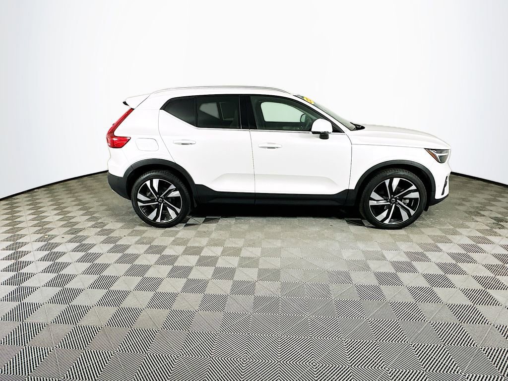 Used 2023 Volvo XC40 B5 Ultimate w/ Protection Package Premier image 11