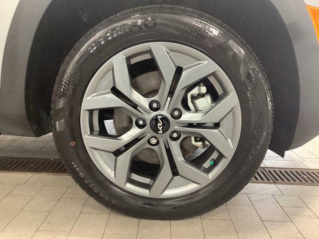 Certified 2025 Kia Seltos LX image 8