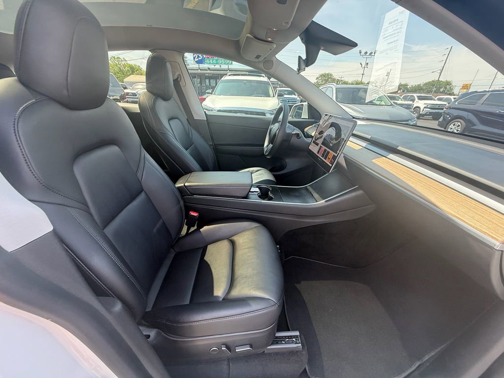 Used 2021 Tesla Model Y Long Range image 3