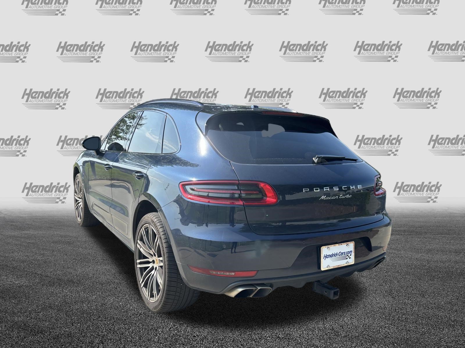 Used 2018 Porsche Macan Turbo AWD/4WD image 9