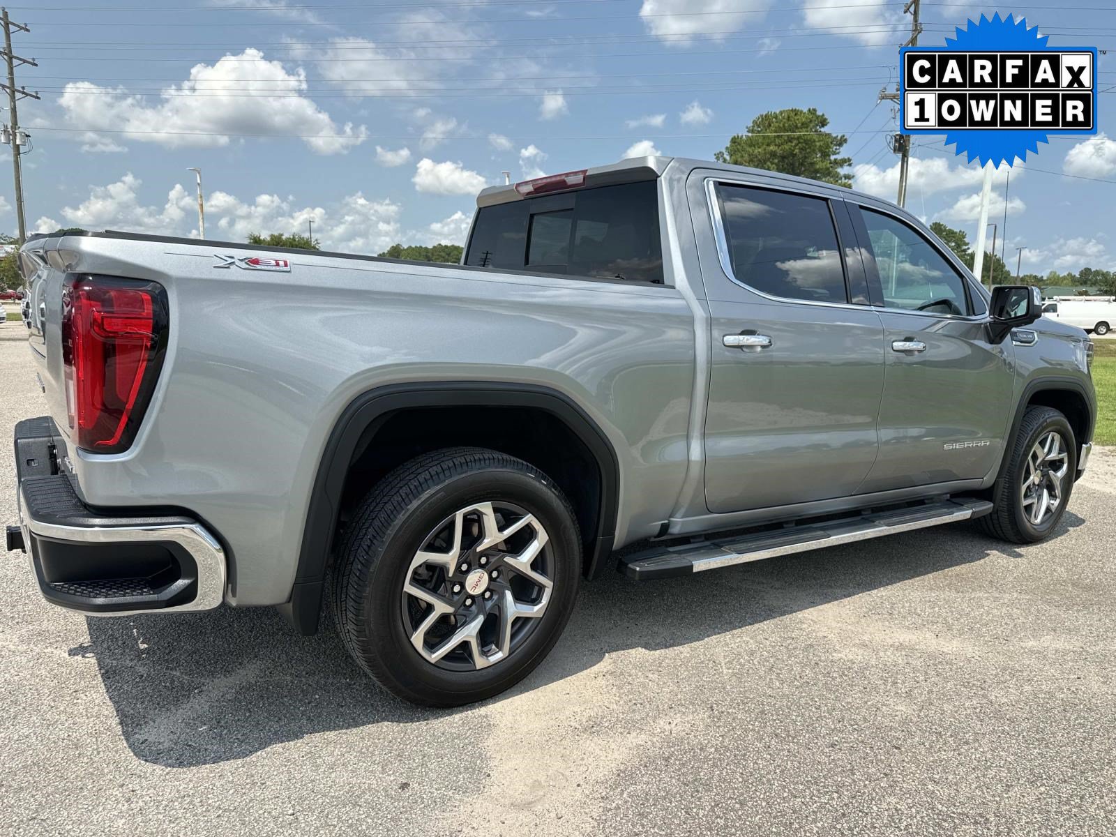 Used 2023 GMC Sierra 1500 SLT w/ SLT Premium Plus Package AWD/4WD image 4
