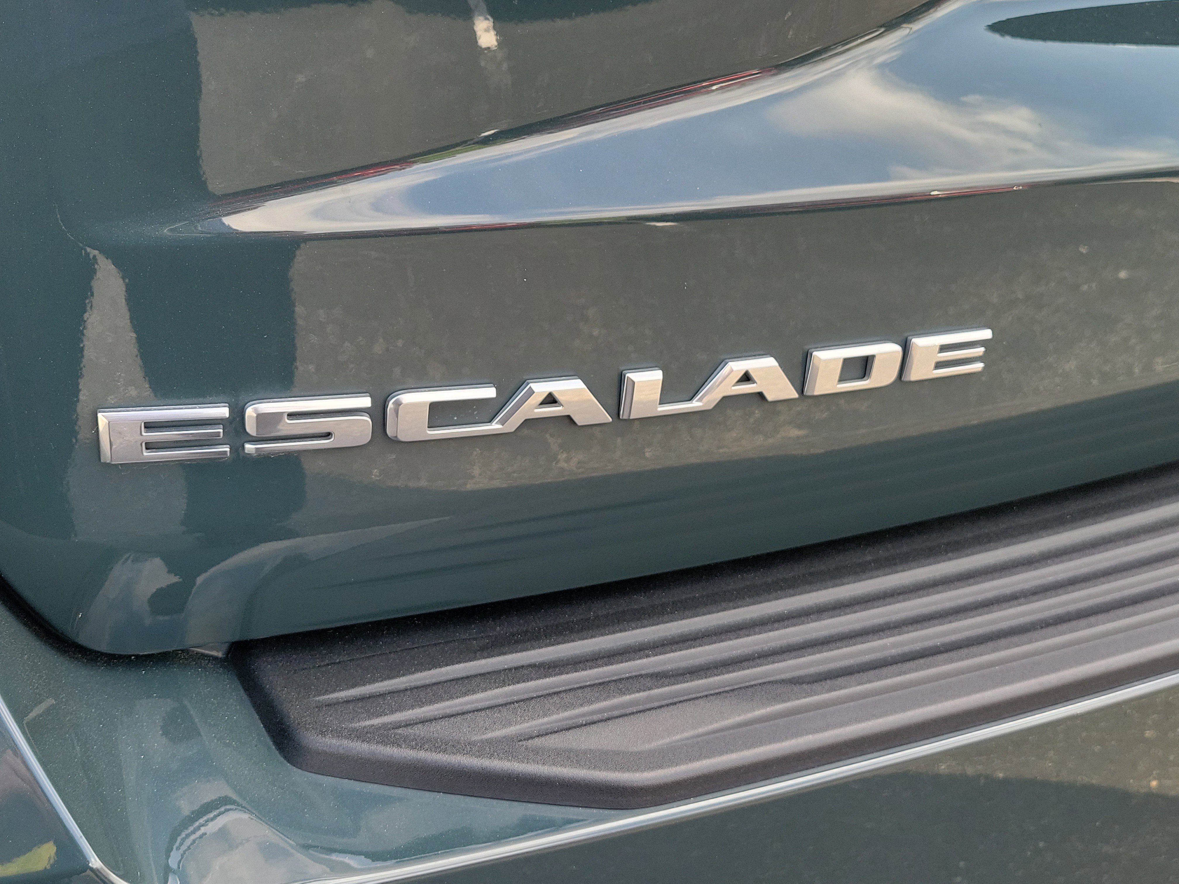 Used 2025 Cadillac Escalade Sport w/ Touring Package image 8