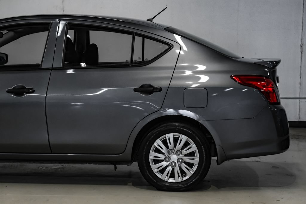 Used 2019 Nissan Versa S Plus FWD image 16