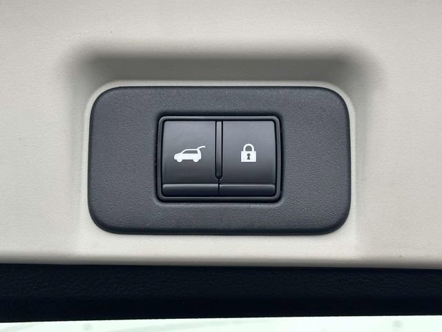 Used 2023 Nissan Ariya FWD image 12