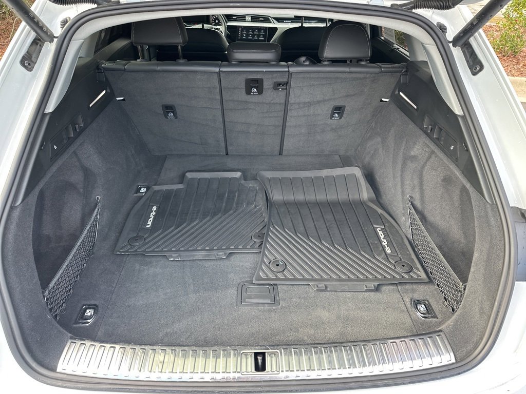 Used 2024 Audi Q8 e-tron Prestige image 66