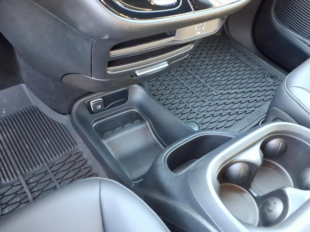 New 2026 Chrysler Voyager LX image 26