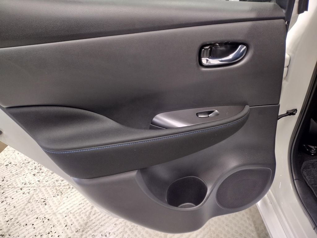 Used 2023 Nissan Leaf S image 20