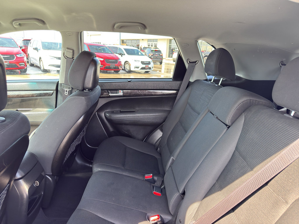 Used 2014 Kia Sorento LX image 30