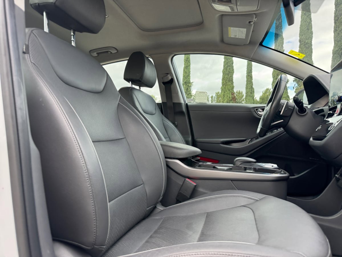 Used 2020 Hyundai Ioniq Limited FWD image 20