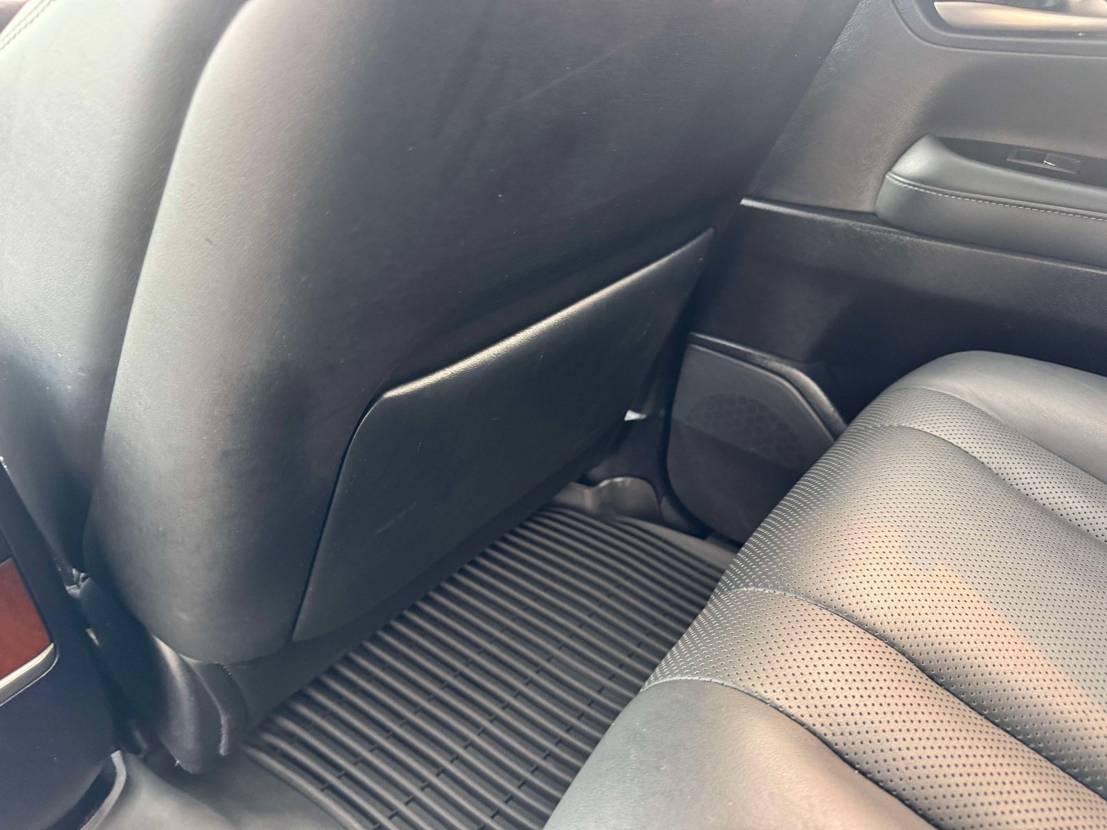 Used 2019 Lexus LX 570 4WD w/ Luxury Package image 24