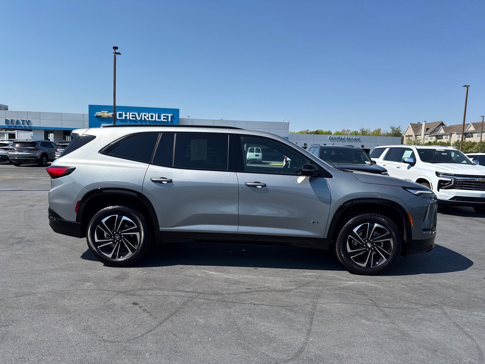 Used 2025 Buick Enclave Sport Touring image 2