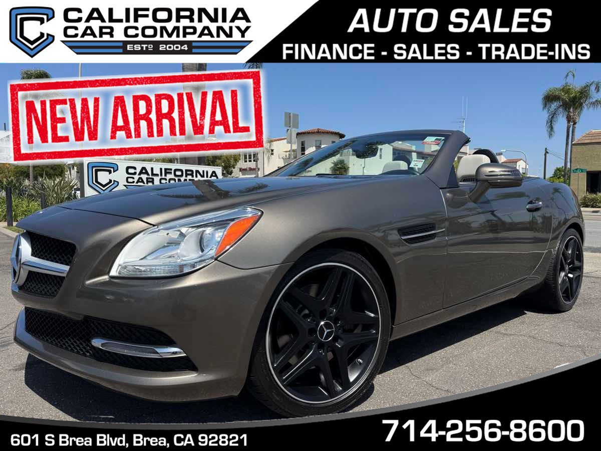 Used 2016 Mercedes-Benz SLK 300 w/ Premium 1 Package image 1