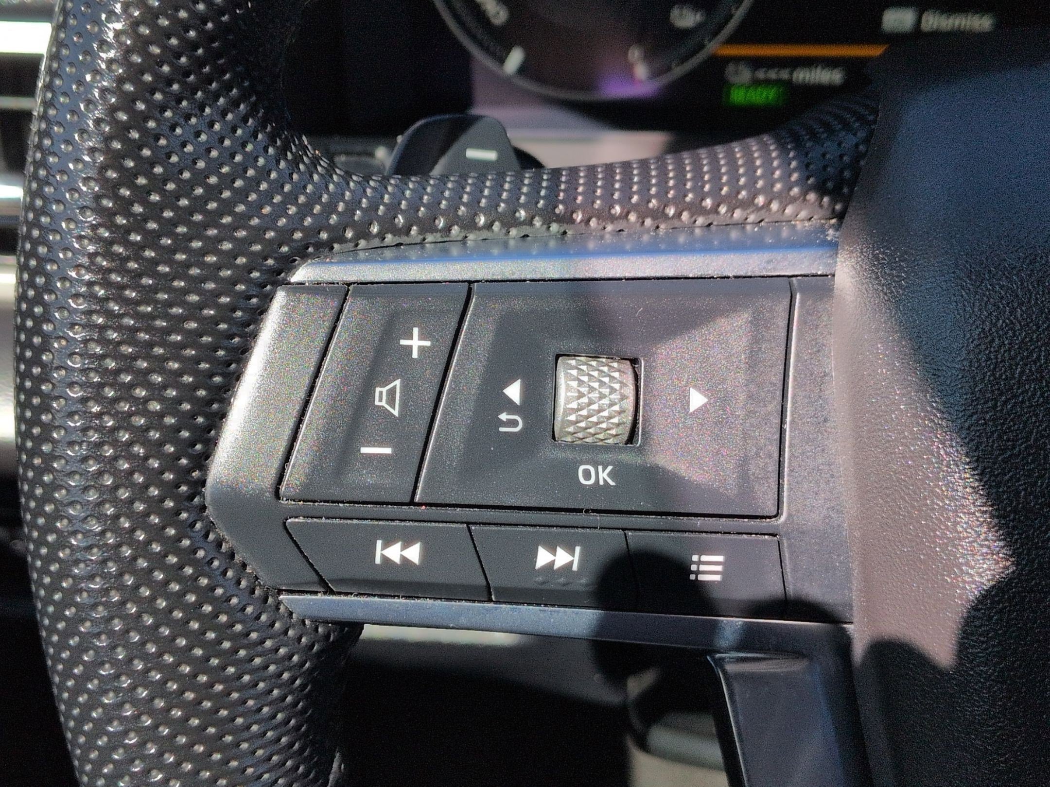 Used 2023 Mitsubishi Outlander SE image 19