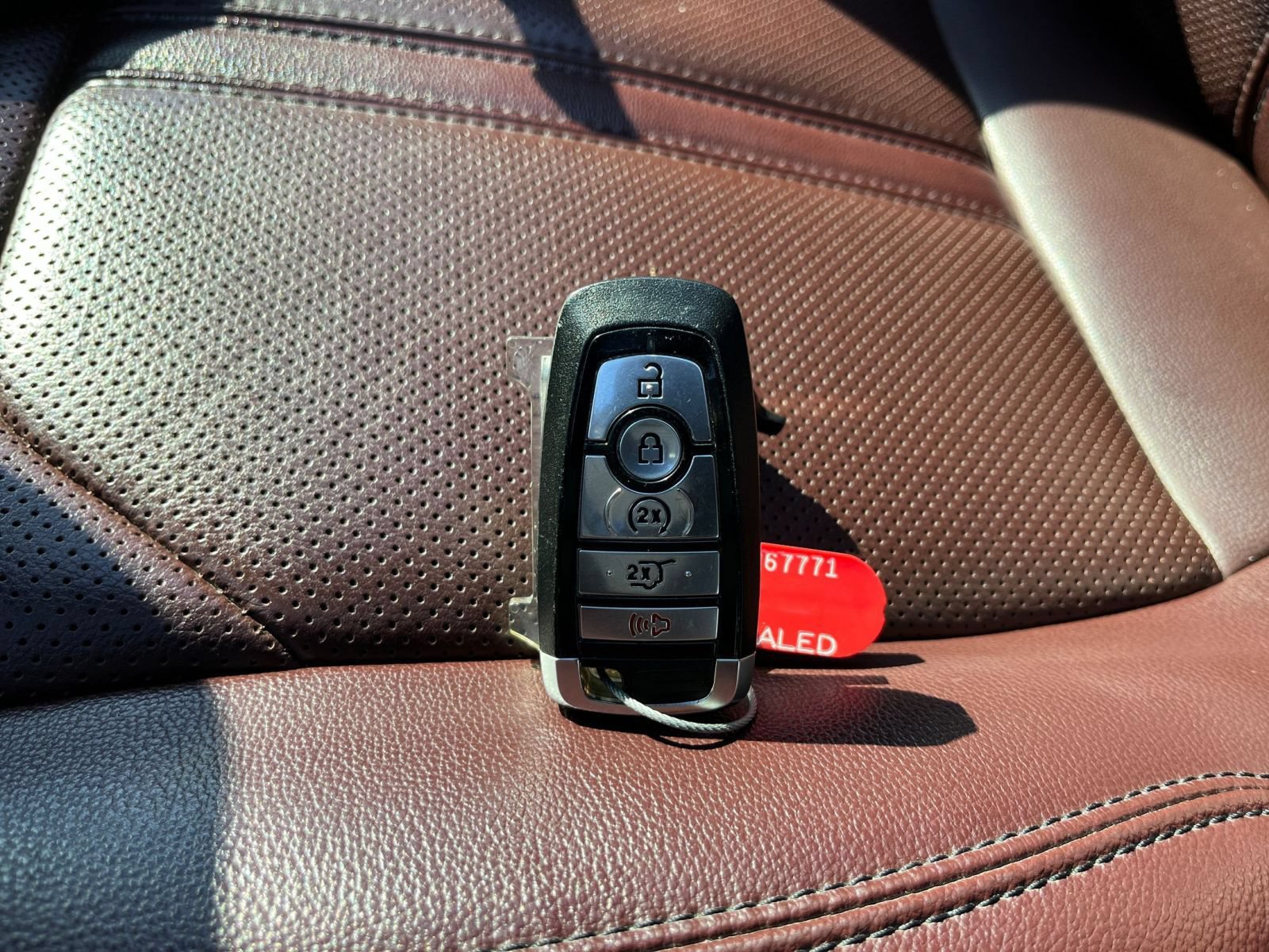 Used 2024 Ford Expedition Limited AWD/4WD image 20