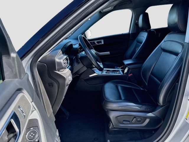 Certified 2021 Ford Explorer XLT w/ Equipment Group 202A AWD/4WD image 28