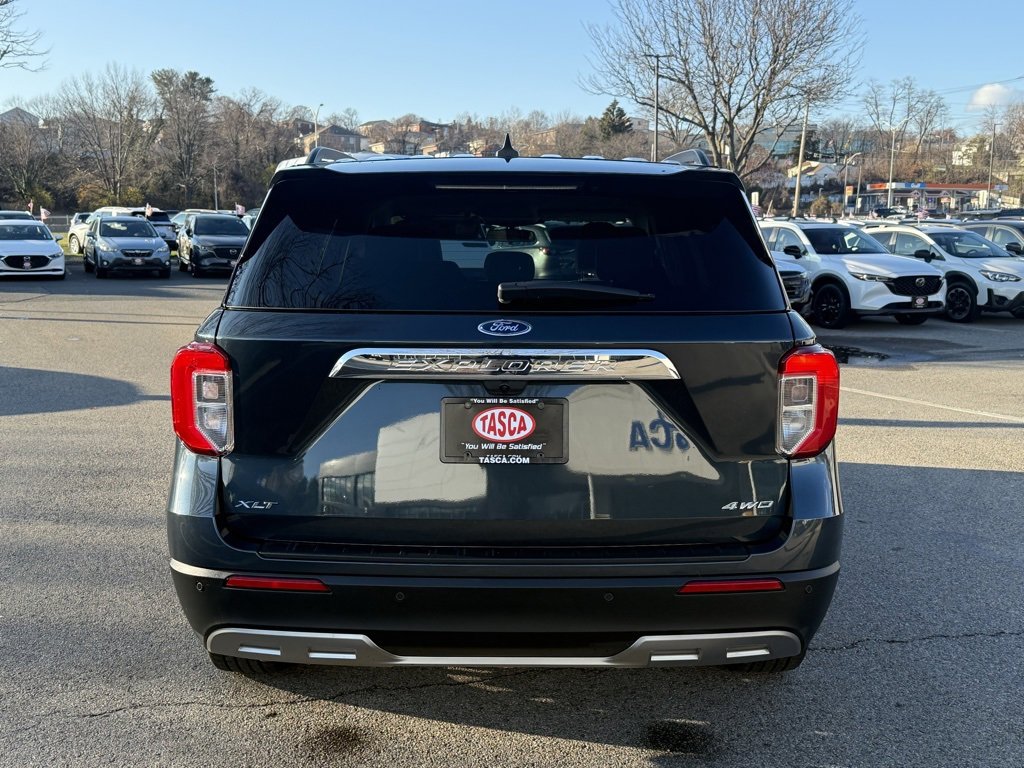 Used 2022 Ford Explorer XLT w/ Equipment Group 202A image 6