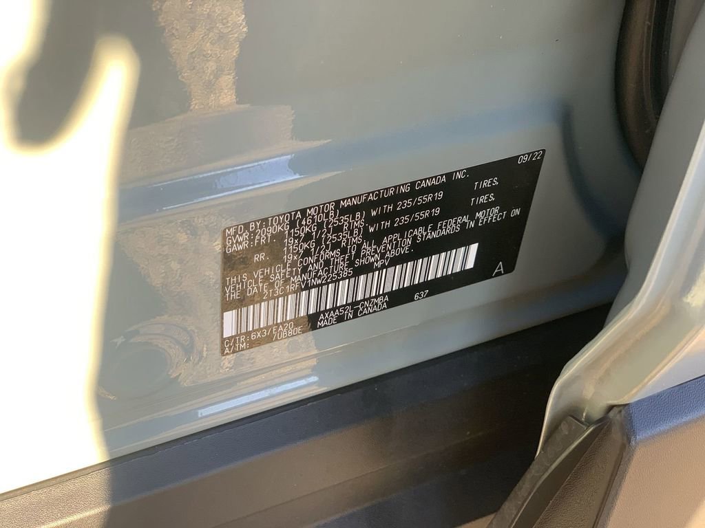 Used 2022 Toyota RAV4 XLE Premium image 32