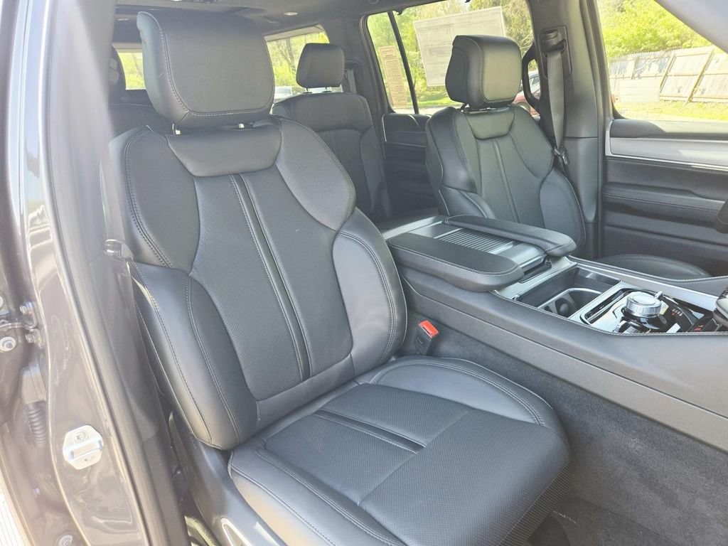 New 2026 Jeep Grand Wagoneer Limited AWD/4WD image 22