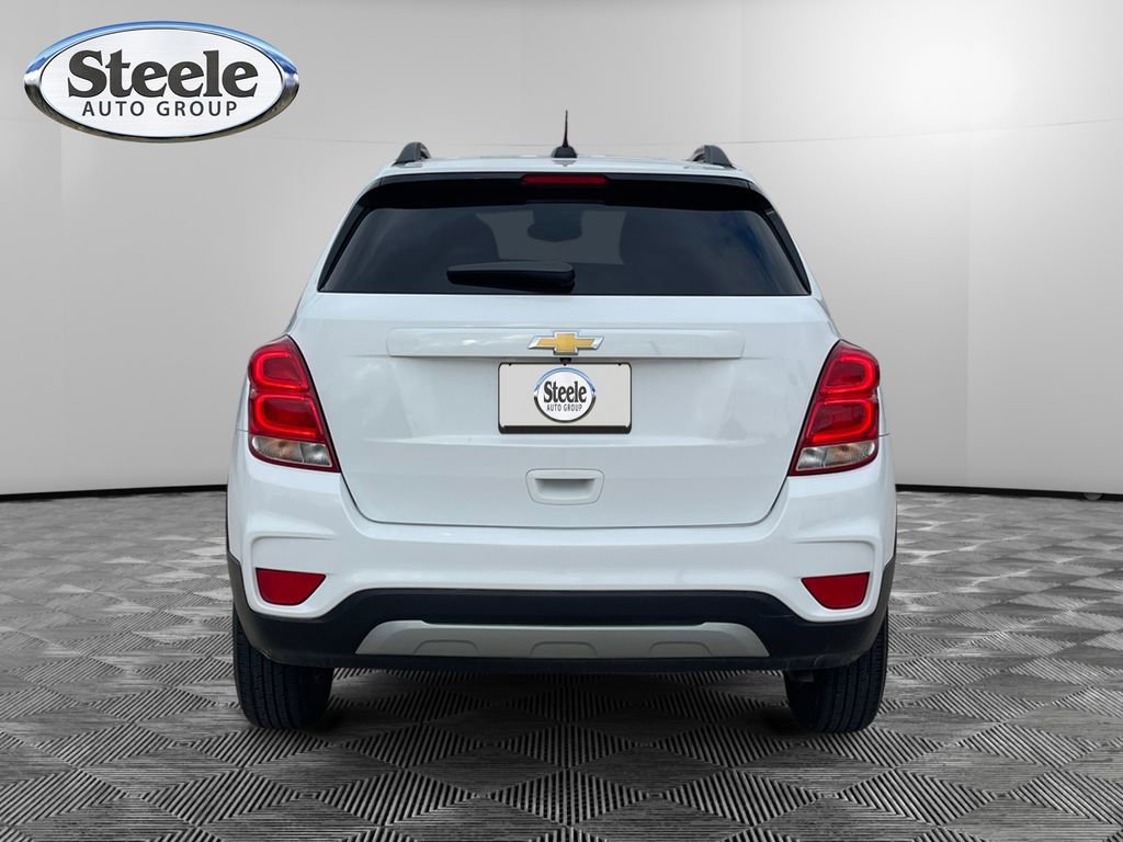 Used 2022 Chevrolet Trax LT w/ LT Convenience Package image 4
