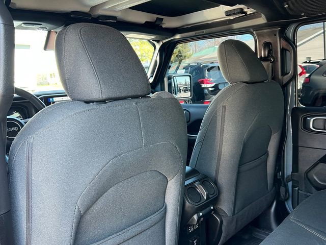 Used 2024 Jeep Wrangler Unlimited Sahara image 35