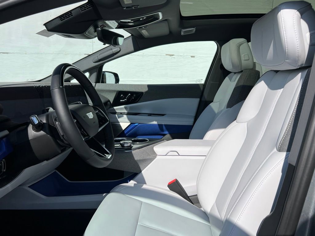 New 2026 Cadillac Optiq Luxury 1 image 9